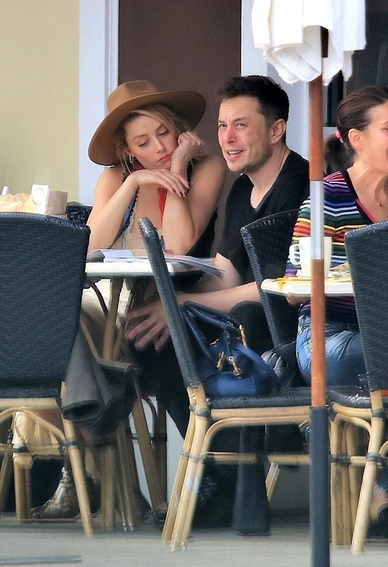 Tỷ phú công nghệ và Amber Heard lại hẹn hò đi ăn sáng sau 3 tháng chia tay