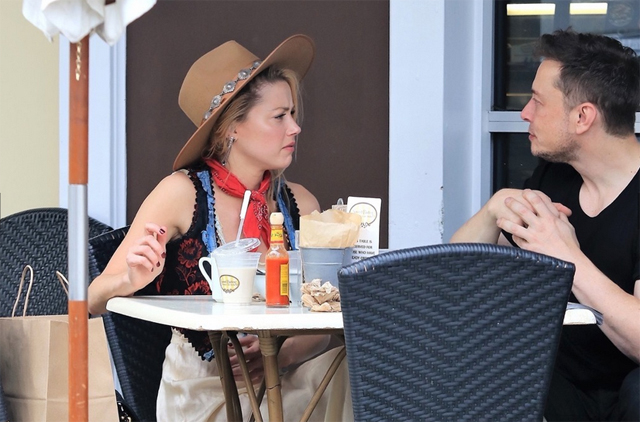 Tỷ phú công nghệ và Amber Heard lại hẹn hò đi ăn sáng sau 3 tháng chia tay