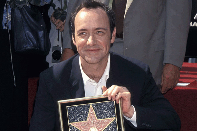 Các gương mặt dính bê bối sex không bị tước sao trên Đại lộ Danh vọng