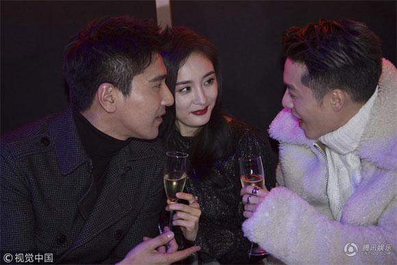 Quá tình tứ bên Dạ Hoa Triệu Hựu Đình, Dương Mịch bị cư dân mạng chỉ trích