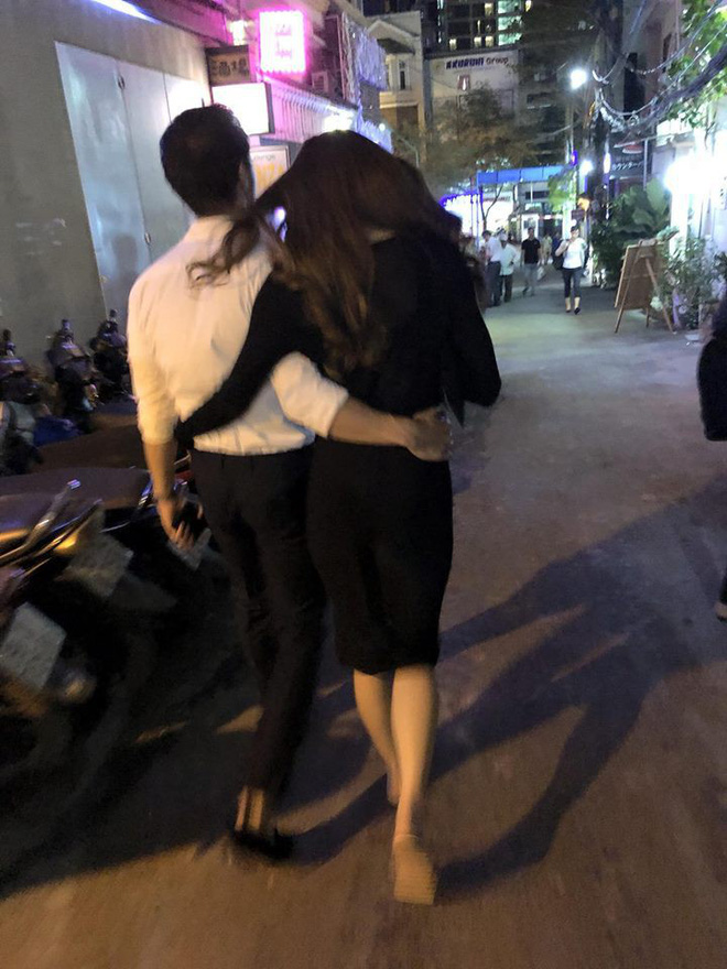 Hà Hồ bức xúc khi Kim Lý bị hỏi tại sao không yêu hoa hậu mà lại yêu Hồ Ngọc Hà?