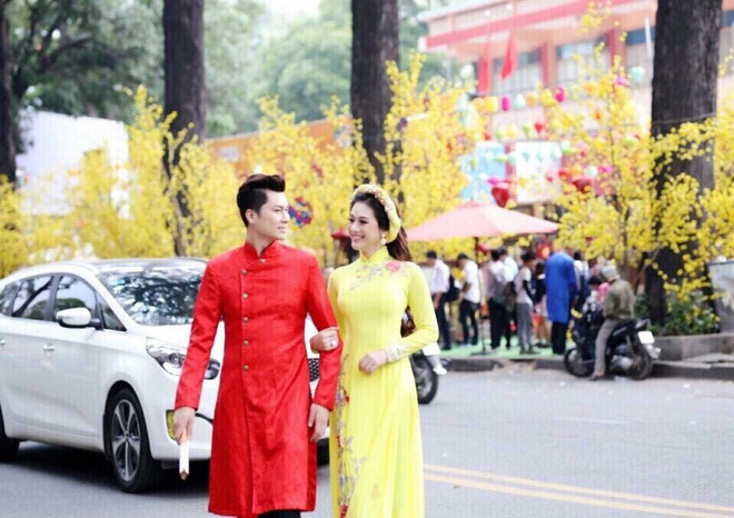 Hành trình gần 2 năm từ yêu tới cưới của ca sĩ chuyển giới Lâm Khánh Chi Hành trình gần 2 năm từ yêu tới cưới của ca sĩ chuyển giới Lâm Khánh Chi