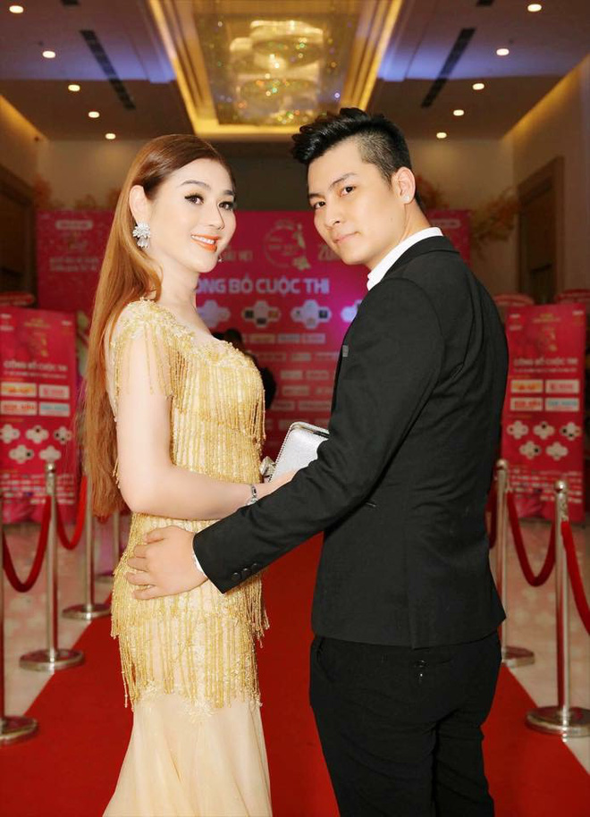 Hành trình gần 2 năm từ yêu tới cưới của ca sĩ chuyển giới Lâm Khánh Chi Hành trình gần 2 năm từ yêu tới cưới của ca sĩ chuyển giới Lâm Khánh Chi