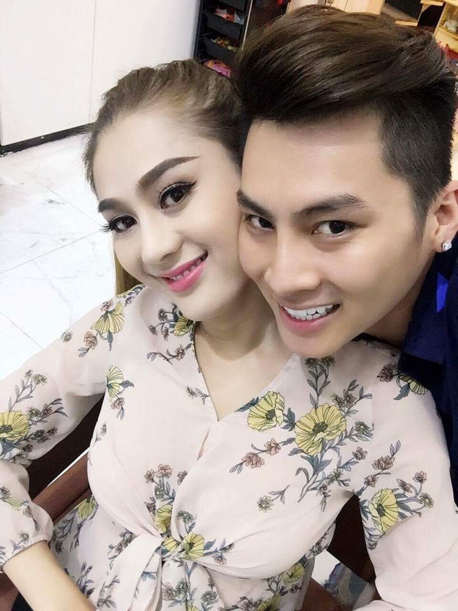 Hành trình gần 2 năm từ yêu tới cưới của ca sĩ chuyển giới Lâm Khánh Chi Hành trình gần 2 năm từ yêu tới cưới của ca sĩ chuyển giới Lâm Khánh Chi