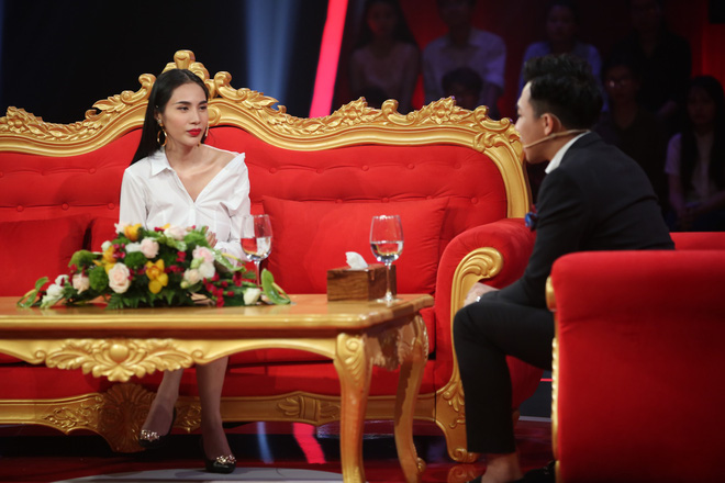 Thủy Tiên: Tôi bị chính người thân cận tung ảnh nóng với Công Vinh Thủy Tiên: Tôi bị chính người thân cận tung ảnh nóng với Công Vinh