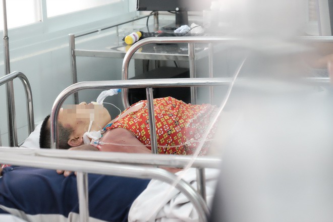 Nghi ma nhập hai chị em bị thầy pháp dùng doi dâu đánh thâm tím toàn thân, khiến nguy kịch