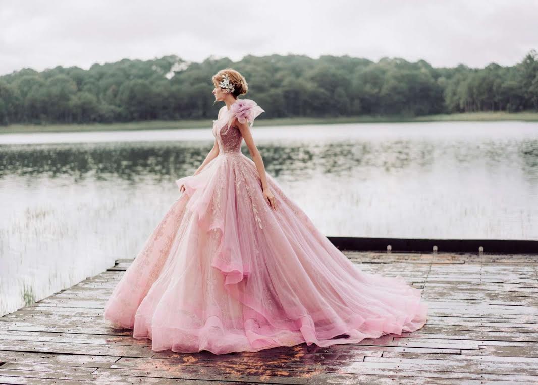 Ngẩn ngơ với những chiếc váy cưới biến mọi cô gái trở thành nữ thần mùa thu
