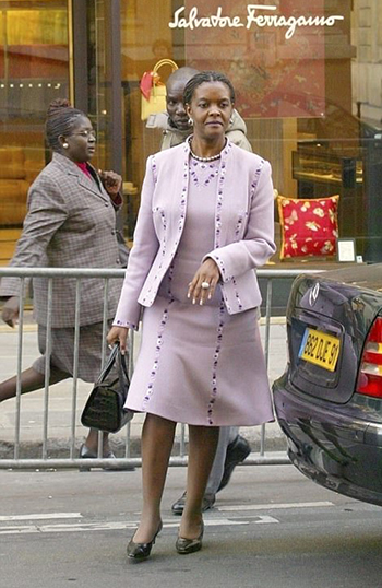 Sở thích đốt tiền vào mua sắm của đệ nhất phu nhân Zimbabwe