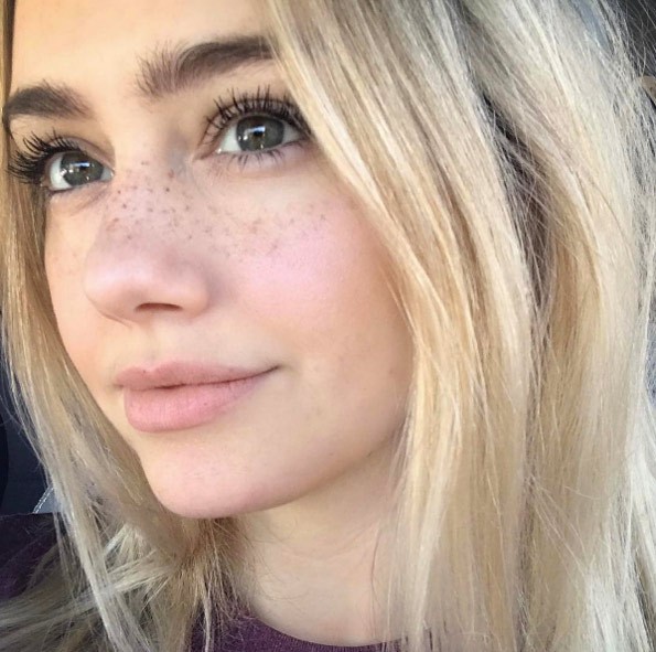 Không chỉ là xăm tàn nhang, các cô gái giờ còn phát cuồng với trào lưu xăm chòm sao lên mặt