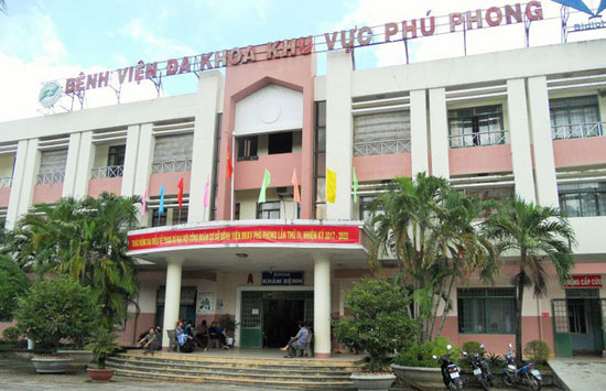 Giám đốc bệnh viện bị tố cáo tuyển người thân vào làm việc