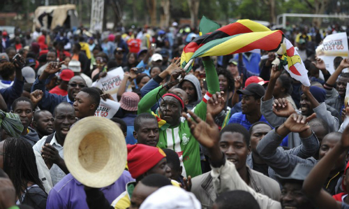 Hàng nghìn người biểu tình yêu cầu Tổng thống Zimbabwe từ chức