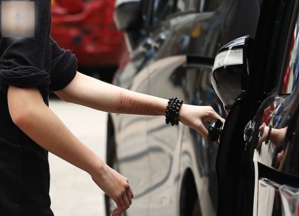 Brooklyn Beckham - Ngô Trác Lâm: Nỗi khó khăn khi sinh ra đã là con của người nổi tiếng