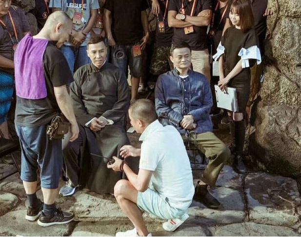 Ảnh hiếm ở hậu trường Công thủ đạo của Jack Ma và dàn sao võ thuật