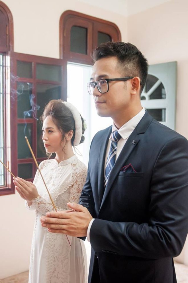 MC Chúng tôi là chiến sĩ làm đám hỏi với BTV xinh đẹp kém 5 tuổi