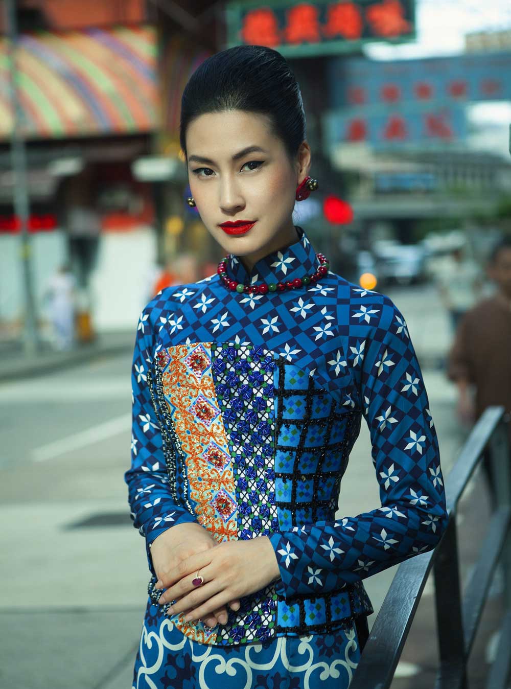 Kathy Uyên khoe vẻ đẹp kiêu hãnh với áo dài Cô ba Sài Gòn