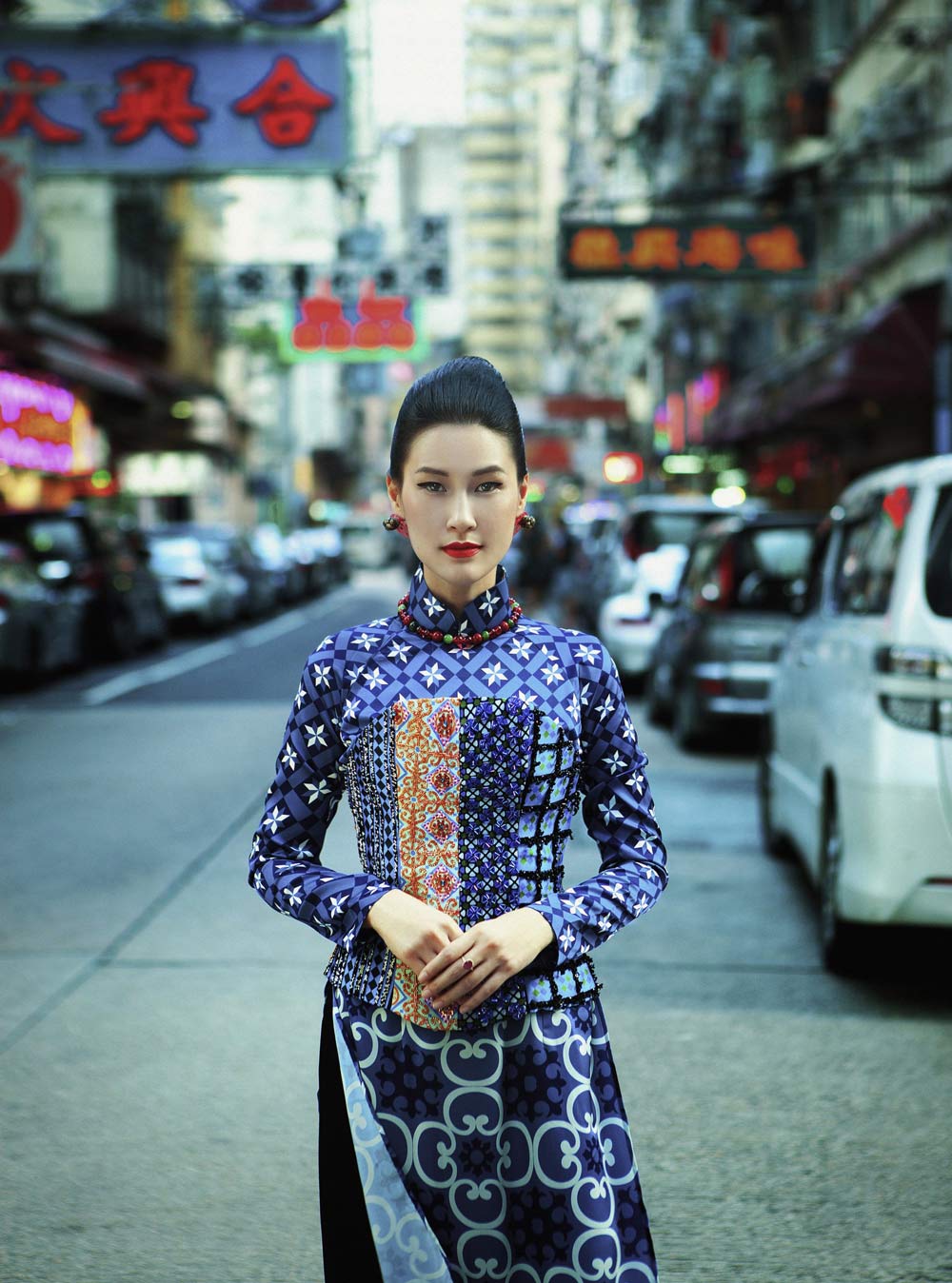 Kathy Uyên khoe vẻ đẹp kiêu hãnh với áo dài Cô ba Sài Gòn