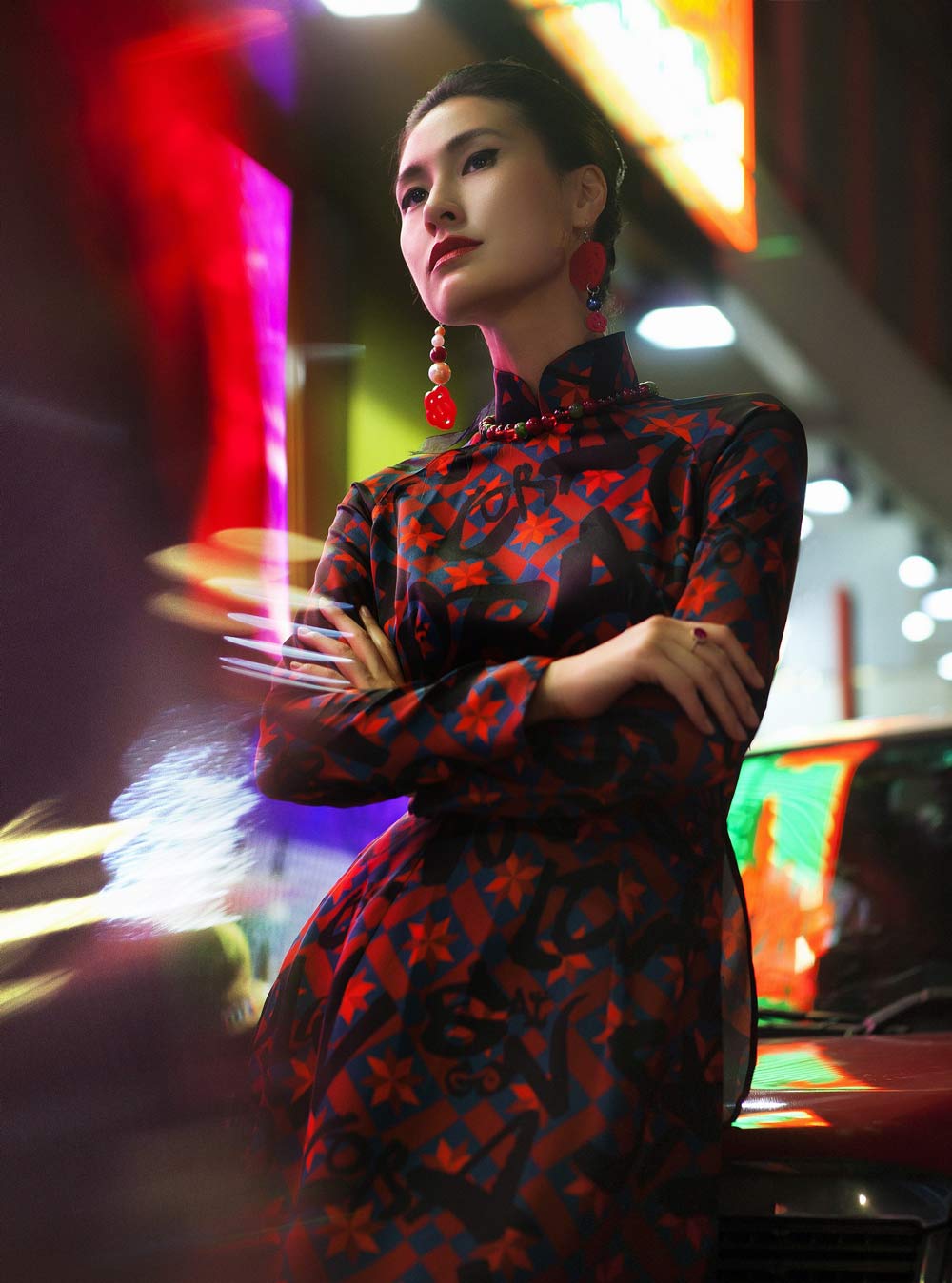 Kathy Uyên khoe vẻ đẹp kiêu hãnh với áo dài Cô ba Sài Gòn