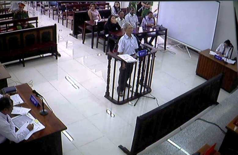 Xử vụ ông lão dâm ô bé gái ở Vũng Tàu: Bị cáo đòi tự thiêu để chứng minh trong sạch