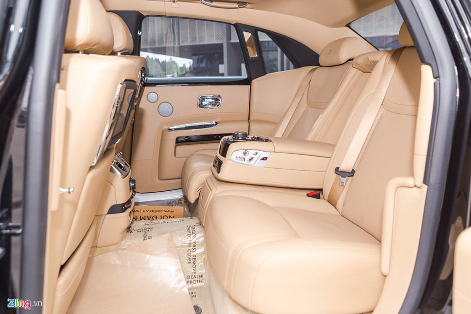 Rolls-Royce Ghost Series II chạy lướt giá hơn 20 tỷ tại Hà Nội