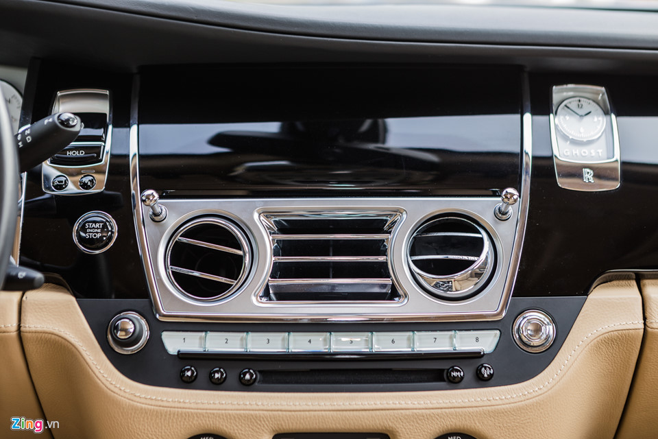 Rolls-Royce Ghost Series II chạy lướt giá hơn 20 tỷ tại Hà Nội