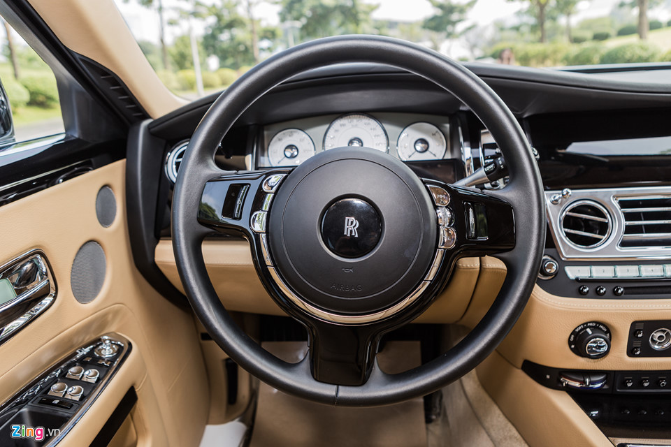 Rolls-Royce Ghost Series II chạy lướt giá hơn 20 tỷ tại Hà Nội