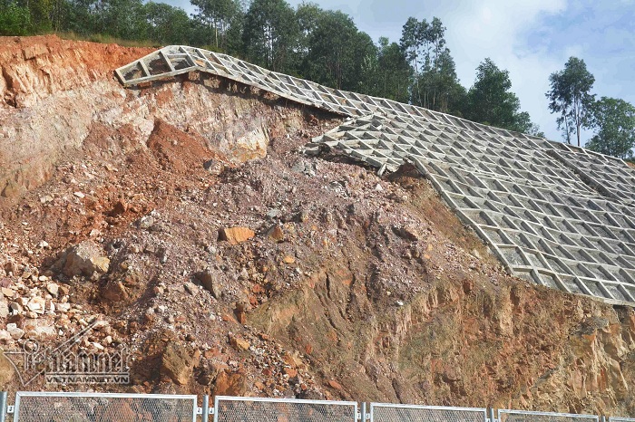 Sau 3 tháng thông xe, cao tốc tỷ đô sạt lở là bình thường