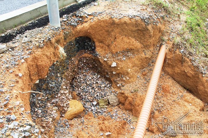 Sau 3 tháng thông xe, cao tốc tỷ đô sạt lở là bình thường Sau 3 tháng thông xe, cao tốc tỷ đô sạt lở là bình thường