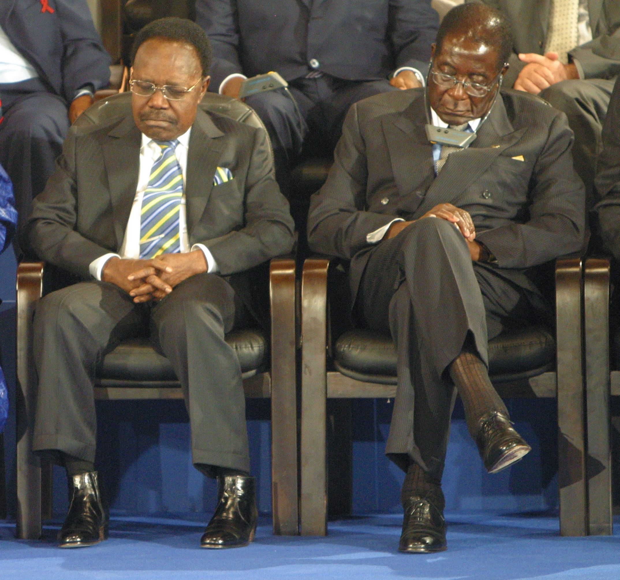 Những lần ngủ gật của tổng thống Zimbabwe