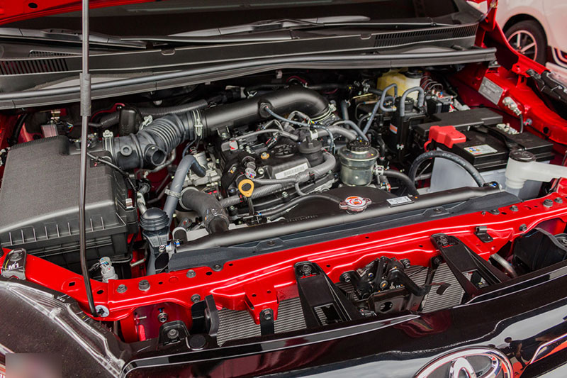 Toyota Innova Venturer mới giá 855 triệu tại Việt Nam