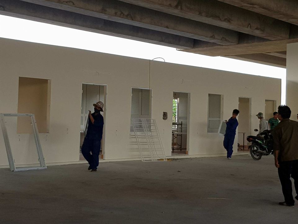 Phá dỡ thần tốc nhà hàng dưới gầm cao tốc Hà Nội - Hải Phòng