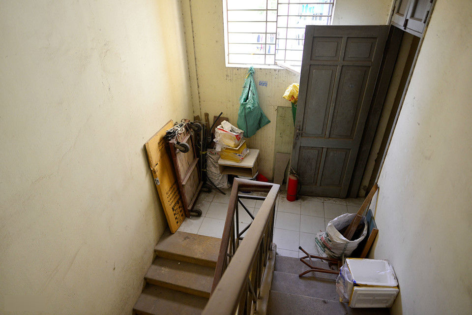 Cảnh nuôi gà, trồng rau trong chung cư ở Hà Nội