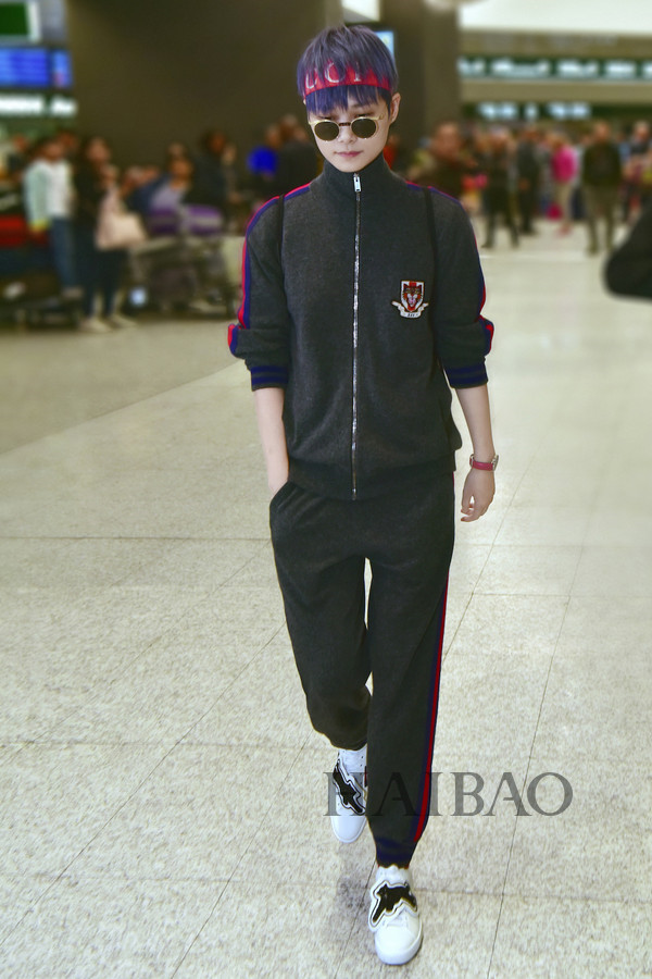 Mỹ nhân Hoa ngữ mê diện quần thể thao xuống phố