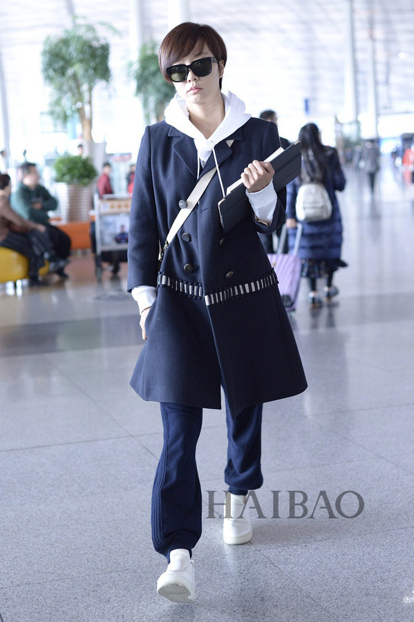 Mỹ nhân Hoa ngữ mê diện quần thể thao xuống phố