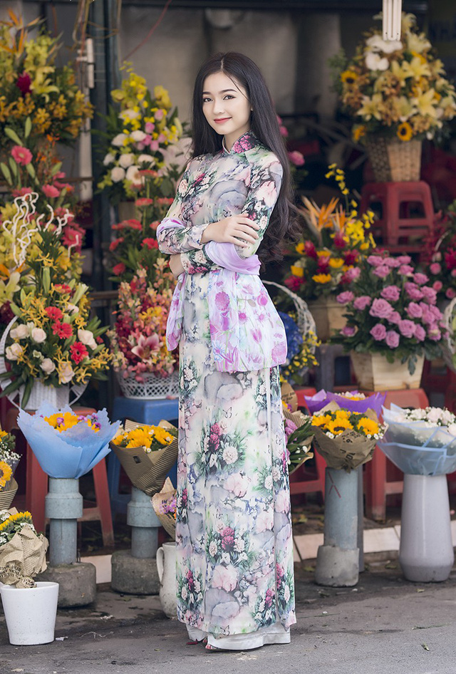 Cựu Á khôi ĐH Công nghiệp TP.HCM đẹp dịu dàng với áo dài