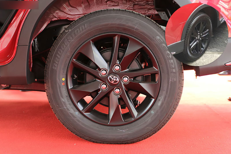 Toyota Innova vừa mới về Việt Nam bị cắt nhiều trang bị