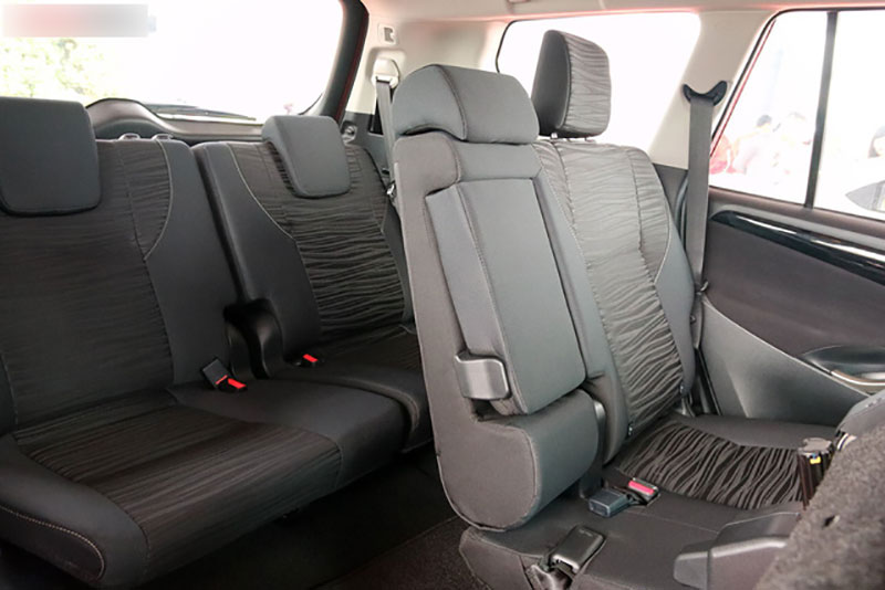 Toyota Innova vừa mới về Việt Nam bị cắt nhiều trang bị