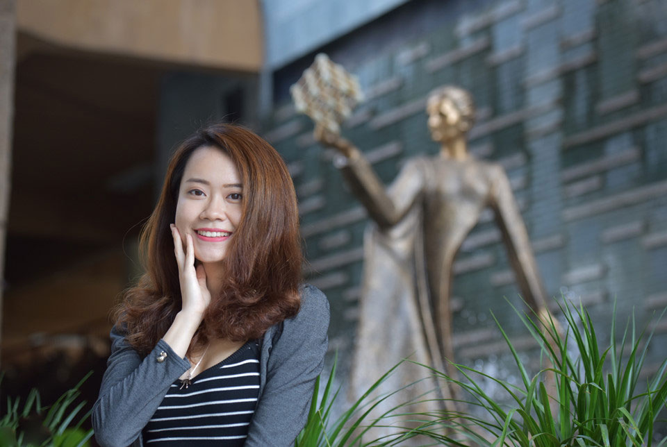 Những cô giáo 9X xinh đẹp, sành điệu ở trường Marie Curie