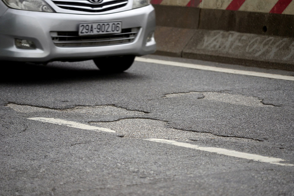 Cận cảnh những đường vành đai ở Hà Nội bị xuống cấp