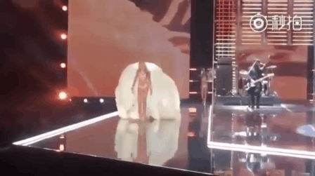 HOT: Victorias Secret Fashion Show 2017 - Những hình ảnh đầu tiên từ show diễn chính thức