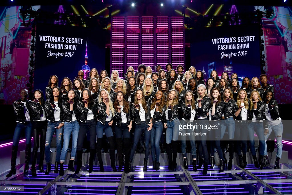 HOT: Victorias Secret Fashion Show 2017 - Những hình ảnh đầu tiên từ show diễn chính thức HOT: Victorias Secret Fashion Show 2017 - Những hình ảnh đầu tiên từ show diễn chính thức