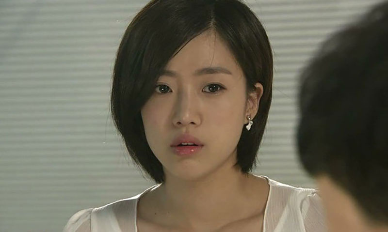 Đúng ngày đầy tháng con trai, chồng đưa đơn ly hôn cho tôi với lí do không thể nào ngờ…