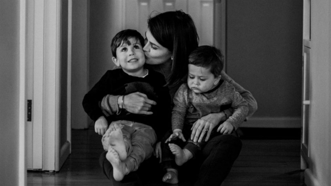 Mẹ sắp qua đời viết thư gửi hai con: Hãy chơi thể thao, học nhạc và du lịch thật nhiều