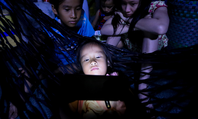 Cuộc sống không điện nước của xóm miền Tây ở Sài Gòn