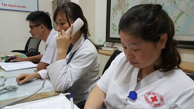 Tiếng gọi chồng nhói lòng sau cánh cổng biệt thự