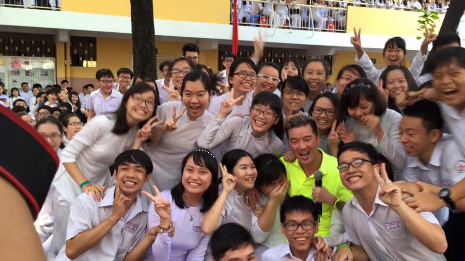 Đàm Vĩnh Hưng khoe ảnh hiếm thuở lớp 6, tự nhận không bình thường Đàm Vĩnh Hưng khoe ảnh hiếm thuở lớp 6, tự nhận không bình thường