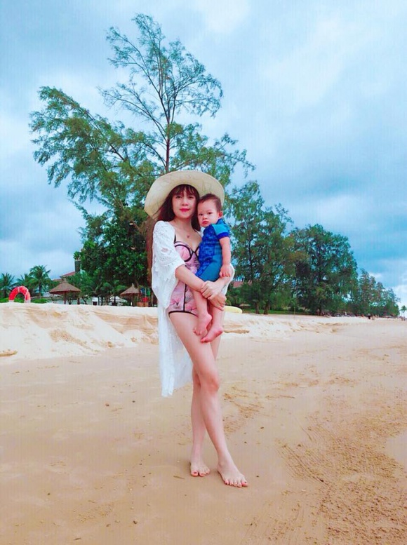 Vợ chồng Lý Hải – Minh Hà kỷ niệm 7 năm ngày cưới bên 4 nhóc tì đáng yêu Vợ chồng Lý Hải – Minh Hà kỷ niệm 7 năm ngày cưới bên 4 nhóc tì đáng yêu