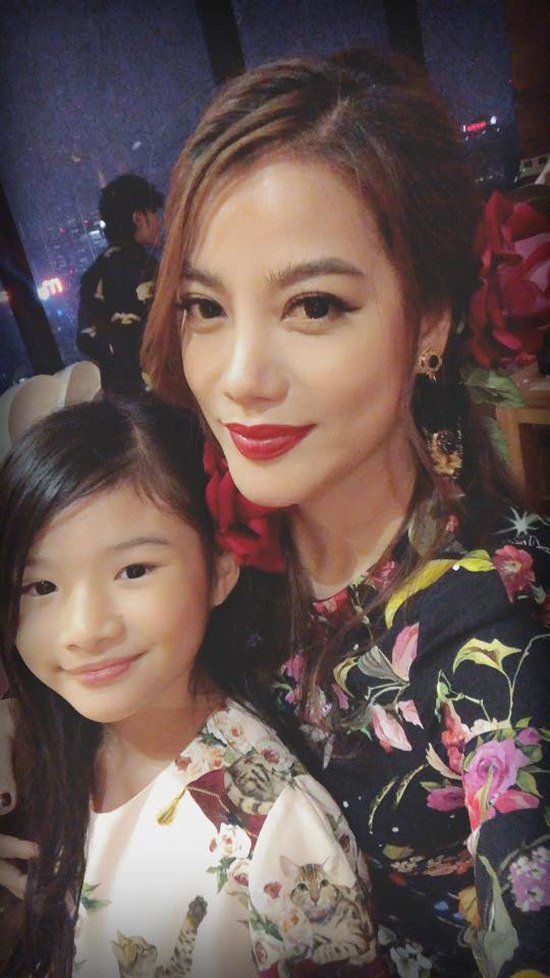 Trương Ngọc Ánh hội ngộ chồng cũ trong tiệc sinh nhật con gái 9 tuổi