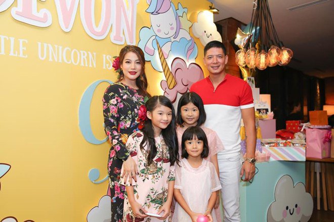 Trương Ngọc Ánh hội ngộ chồng cũ trong tiệc sinh nhật con gái 9 tuổi