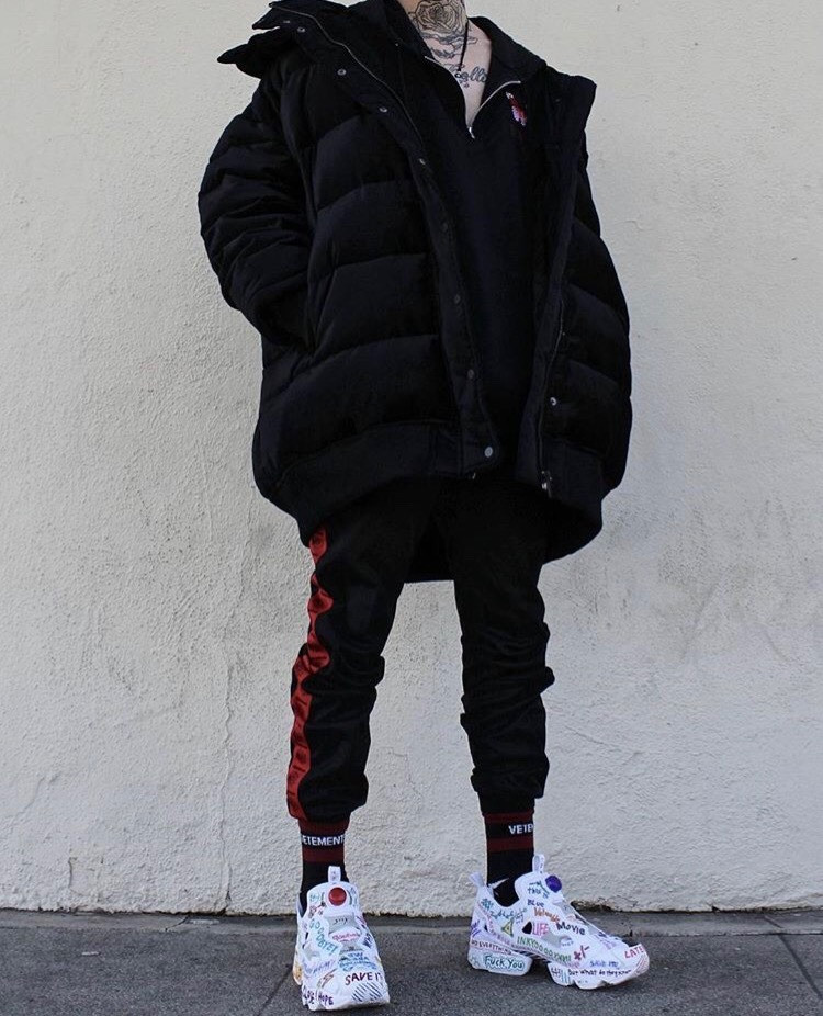 Những mẫu sneaker gây sốt cộng đồng các bạn trẻ thế giới