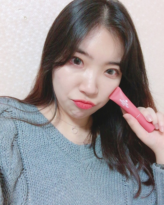 5 thỏi son kem lì giá chỉ khoảng 300.000 VNĐ được con gái Hàn tìm mua nhiều nhất vào mùa lạnh này 5 thỏi son kem lì giá chỉ khoảng 300.000 VNĐ được con gái Hàn tìm mua nhiều nhất vào mùa lạnh này